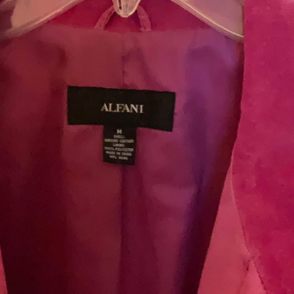 Pink suede jacket - Picture 3 of 5